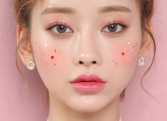 40 ไอเดียกับ “Fancy Makeup” สวยสดใสชวนฝัน พร้อมไอเทมเด็ดที่ต้องมี! – Akeru